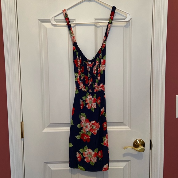 Hollister Dresses & Skirts - Floral dress